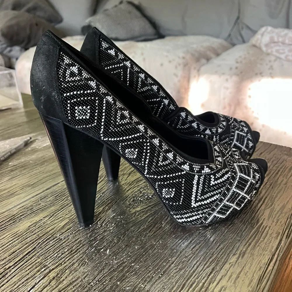 Donald J. Pliner Italian Black & White Hand Beaded Peep Toe Heels sz 10 Special